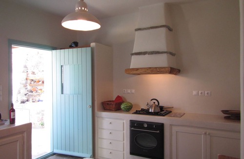 Mandrakia Villa | Peaceful Seaside Four Bedroom Villa