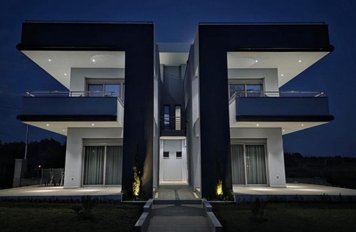 Paralia Dionysiou Villa | Pearl Luxury Suites