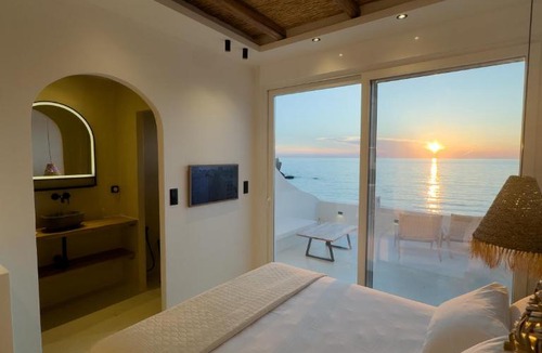 Taxiarchis Hotel | Pelagos Seaside Retreat Naxos