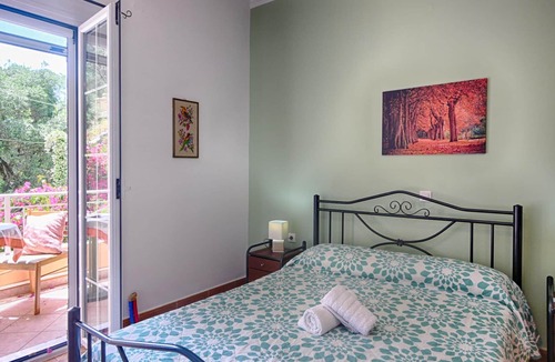 Sinarades Apartment | Pelekas Ferienwohnung mit Meerblick nur 200m vom Strand