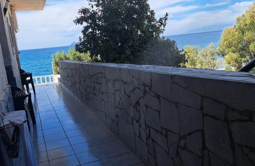Neo Kalamaki House | Pension Marina