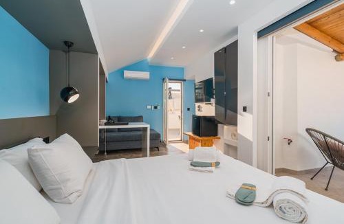 Filopappou Apartment | Penthouse with hot tub