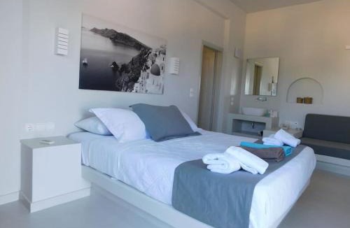 Perissa Apartment | Perissa BeachFront Rooms
