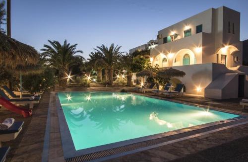 Perissa Hotel | Petra Nera