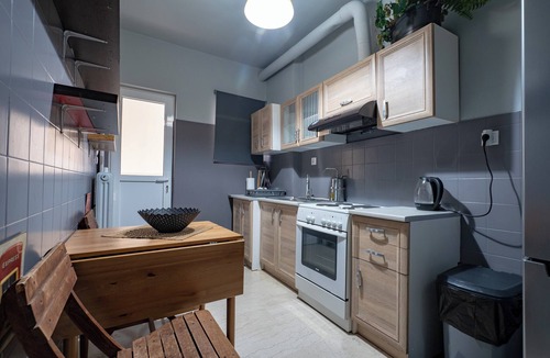 Petralona Apartment | Petralona 2BDRM -Easy Access to City Center by ΜΡS