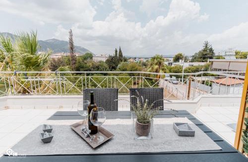 Nea Makri House | Phevos & Athena - Seaside View Luxury Studio in Nea Makri