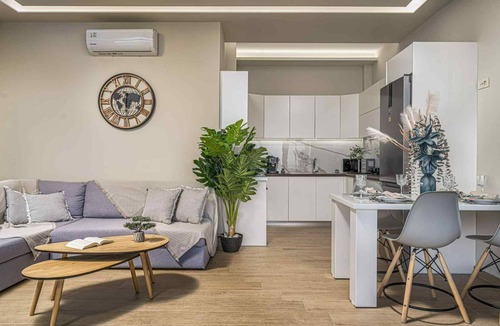Pantokratoras Villa | Pietra Cave Suite with private pool