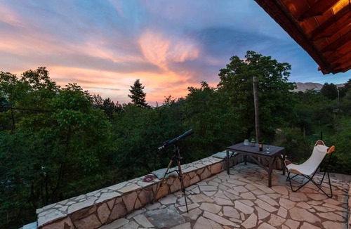 Artemisia Ski Chalet | Pine Forest Chalet 1400m, Cinema & Fireplace