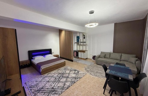 Puke Apartment | Pine House