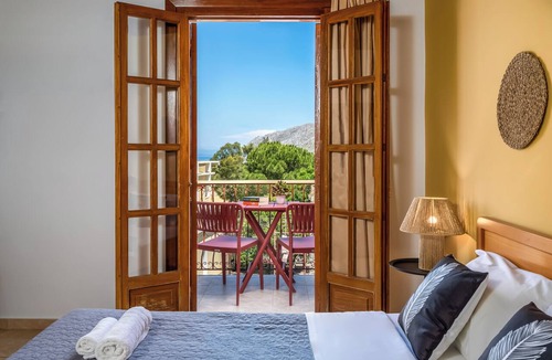 Symi House | Pinotsi Room 4- Double bed