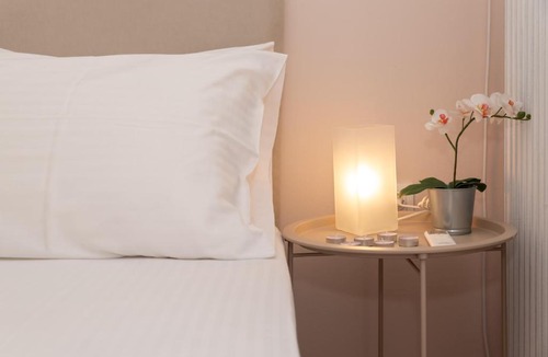 Pasalimani Apartment | Piraeus Pasalimani Veranda for up to 6, near metro