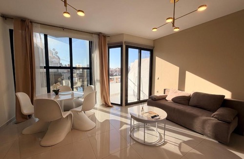 Piraeus Apartment | PL Pireas Modern APT