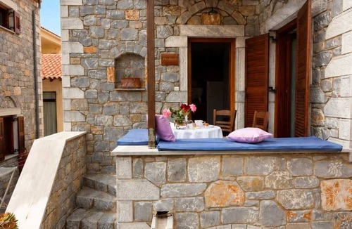 Agios Nikolaos Apartment | Pleades Seaside Taygeta Gem in Mani, Near the Sea