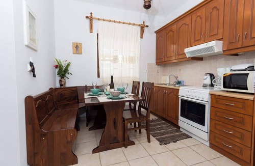 Agios Nikolaos Apartment | Pleades Seaside Asterope Gem in Mani, Near the Sea