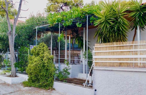 Agii Theodori Apartment | Pleasant Villa, 90 meters from the sea