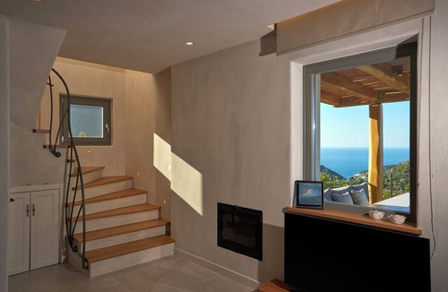 Skopelos Town Villa | Pnoé Residence is an elegant and modern home that has been fully renovated