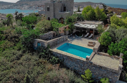 Skala Villa | Pool Villa for 10 people next to the beach and the city center
