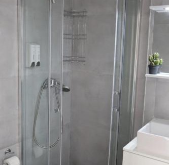 Piraeus Apartment | Porto Piraeus Suites Near Maniatika Metro Station-B1