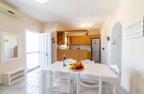 Pounta House | Pounda Breeze
