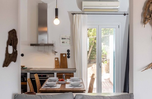 Milos House | Pozolani House