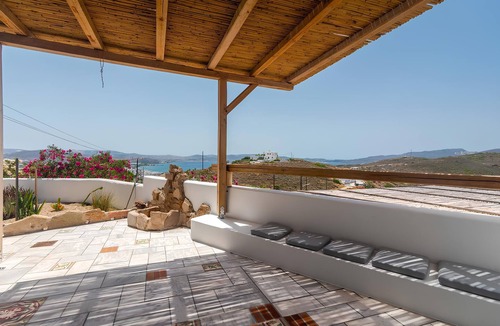 Milos House | Pozolani traditional cycladic home
