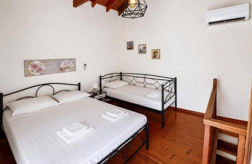Argyrades House | Pozzo House Corfu - Traditional House for 3 near Agios Georgios Beach