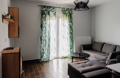 Kotroni Apartment | Premium Ορεινό Διαμέρισμα με Θέα · Η Βυσσινιά