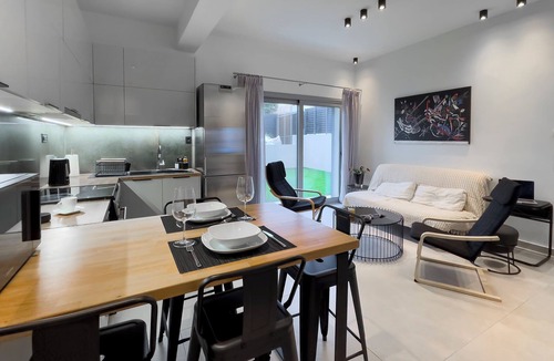 Spata-Artemida Apartment | Premium 2BR 2Bath Apt | Airport, Expo, Leisure | Wi-Fi, Garden| 24/7 Smart Lock
