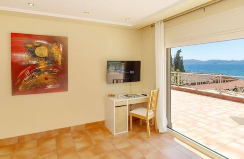 Pigadia Villa | Private Beachfront Villa, Experience beauty, luxury and serenity, all in one.