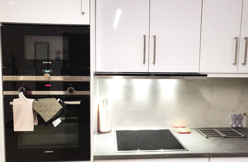 Kinosargous Apartment | Private Floor 2BR 180m Metro Near Acropolis