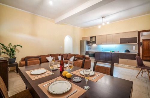 Tsilivi Villa | Private pool villa with water massage pool and sea view roof garden