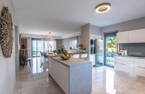 Plaka Villa | Private Villa with Eco Pool, Pickleball & Sea Views