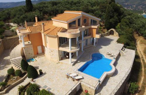 Alikanas Apartment | Pyrgos Zante Suites
