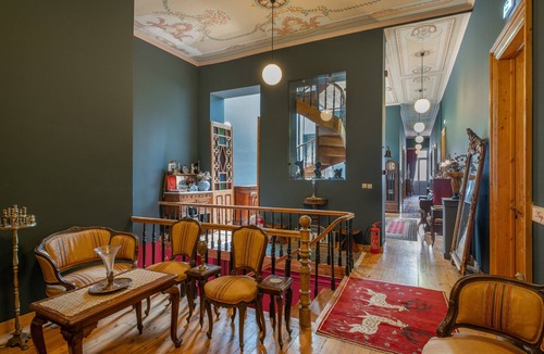 Kalamata Apartment | Queen Meropi – Room with King-Size Bed and Balcony