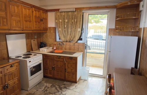 Agii Theodori House | Quiet summer/winter house near Athens
