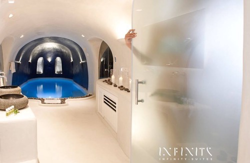 Firostefani Villa | R 1121 Ajax’s Infinity Pool Suite With Break Fast, Outdoor Infinity Plunge Pool & Steam Bath