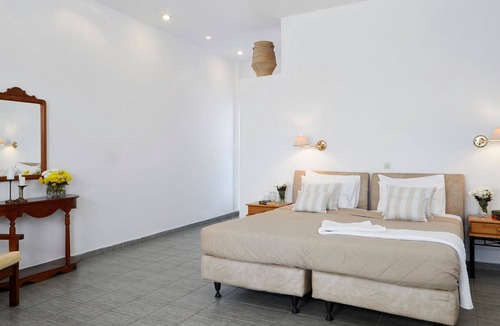 Fira Villa | R 3143 Villa Firmin - Milos Villas Hotel Santorini With Daily Maid Service.Air Conditioning & Sid