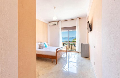 Radhime Apartment | Radhima Res 10 - Double Room, Sea View