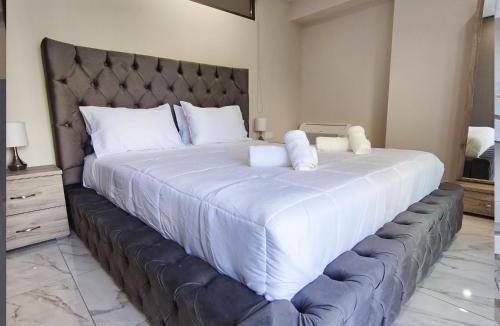 Kallithea Apartment | RAGK Lux Living 50m Train, Shared Pool & Parking