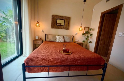 Kato Diminio Apartment | Rastoni 1 Sea View Suite with shared pool
