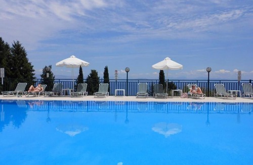 Benitses Hotel | Rising Sun Apartments and Studios