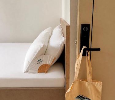 Borsh Hotel | RiverMount Hotel Borsh