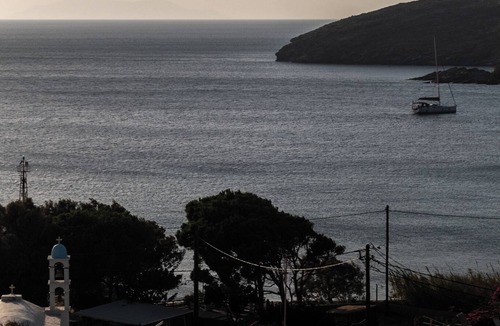 Agios Romanos Villa | Romano garden house on the island of Tinos.