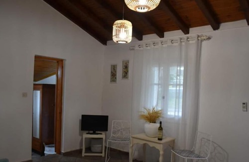 Skiathos Town Apartment | Romantic Cottage Oasis in Skiathos