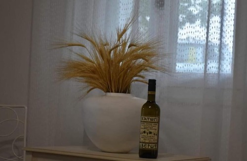 Skiathos Town Apartment | Romantic Cottage Oasis in Skiathos
