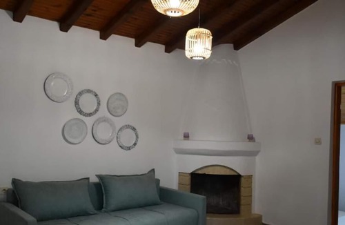 Skiathos Town Apartment | Romantic Cottage Oasis in Skiathos