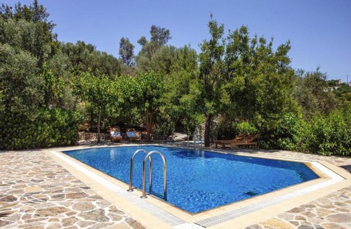 Theodhora Apartment | Romantic Holiday Home in Drosia