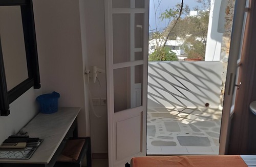 Aegiali Apartment | Room 16 at Pagali Hotel in Amorgos