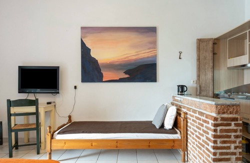 Aegiali Apartment | Room 18 at Pagali Hotel for Families