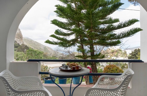 Aegiali Apartment | Room 18 at Pagali Hotel for Families